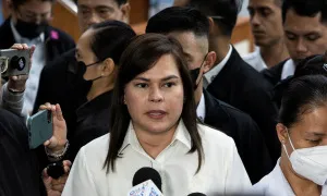 Phó tổng thống Philippines cáo buộc Tổng thống muốn 'loại bỏ' bà Phó tổng thống Philippines cáo buộc Tổng thống muốn 'loại bỏ' bà