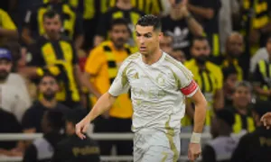 Ronaldo ghi bàn trận thứ năm liên tiếp