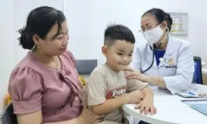 Vaccine nào phòng viêm phổi khi trời trở lạnh?