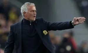 Mourinho tiểu phẫu dịp Giáng sinh