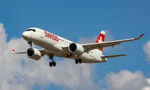 Máy bay Thụy Sĩ chở 79 người bốc khói giữa không trung Máy bay Thụy Sĩ chở 79 người bốc khói giữa không trung