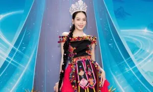Hoa hậu, á hậu chưng diện dự thảm đỏ