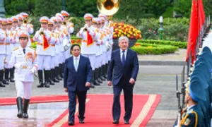 Thủ tướng Phạm Minh Chính chủ trì lễ đón Thủ tướng Kyrgyzstan Thủ tướng Phạm Minh Chính chủ trì lễ đón Thủ tướng Kyrgyzstan