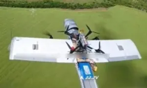 UAV 'Tia chớp' Nga chở theo drone để tăng năng lực tập kích