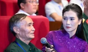 Ký ức người lính với nụ cười chiến thắng bên Thành cổ Quảng Trị Ký ức người lính với nụ cười chiến thắng bên Thành cổ Quảng Trị