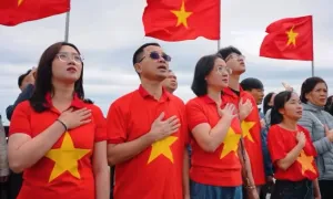 Du khách kể giây phút thượng cờ, hát trên đỉnh Fansipan Du khách kể giây phút thượng cờ, hát trên đỉnh Fansipan