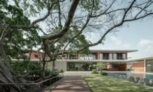 Nhà vườn 1.600 m2 cho ba thế hệ xây quanh cây đa cổ thụ Nhà vườn 1.600 m2 cho ba thế hệ xây quanh cây đa cổ thụ