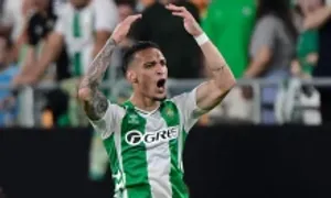 Antony giúp Betis thoát thua ở Europa League Antony giúp Betis thoát thua ở Europa League