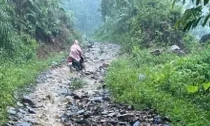 Những cô giáo gánh 'cơm có thịt' lên non cho học trò Những cô giáo gánh 'cơm có thịt' lên non cho học trò