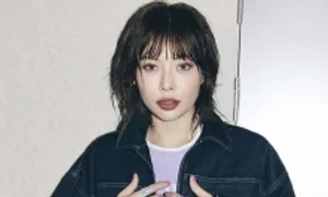 'Nữ hoàng gợi cảm' HuynA ngất xỉu khi biểu diễn